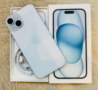 Iphone 15 көгілдір түсте