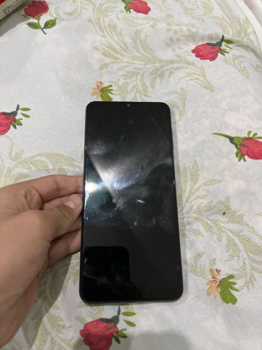 Самсунг А12 сост идеалный обмег есть