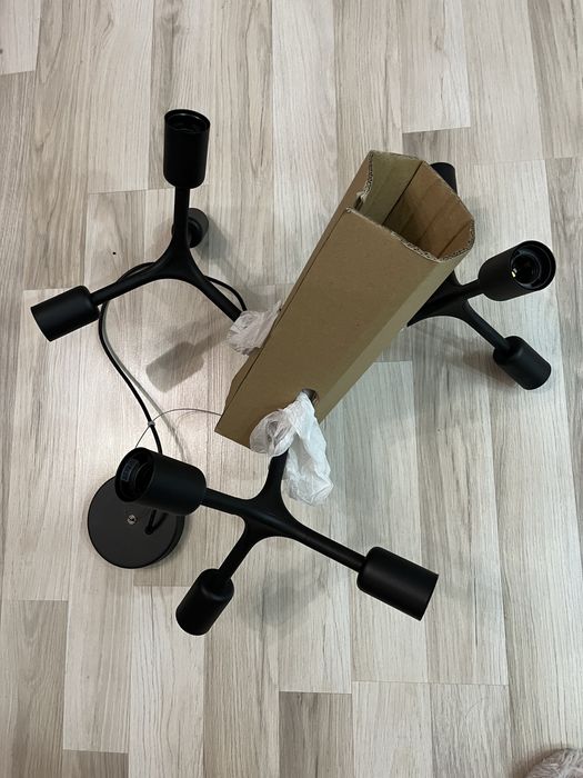 Lustra cu 9 abajururi (9 becuri)