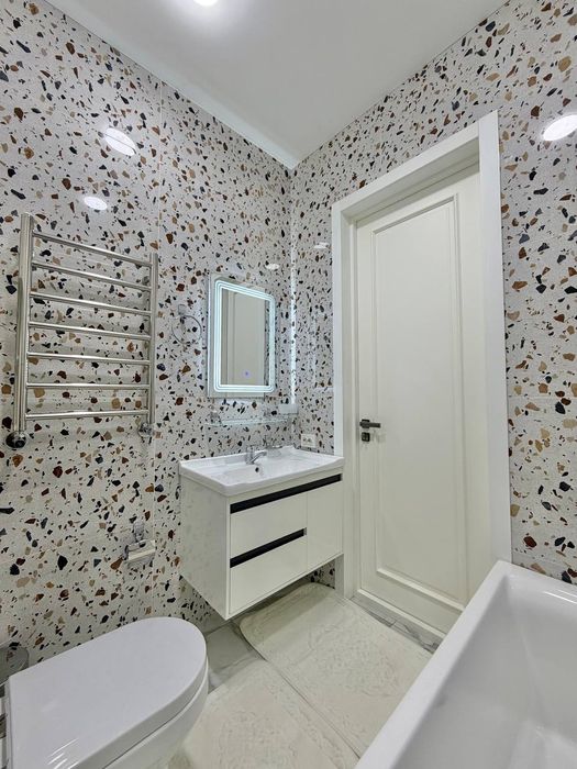 Продается квартира в Ж.К. Сити Молл 2х комнатная 74+5м² укомплектована