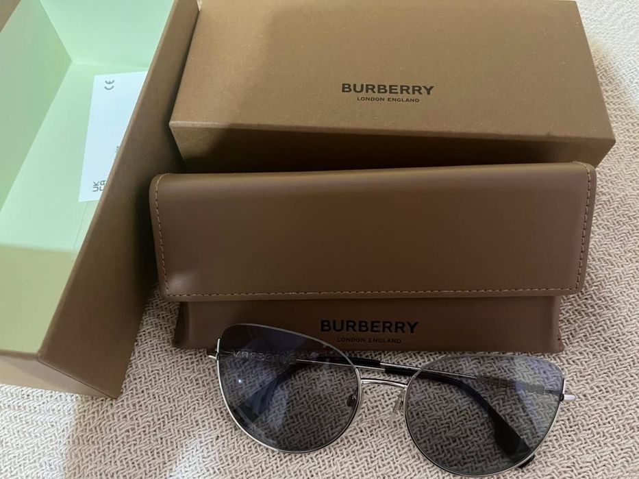 Продавам оригинални очила на Burberry