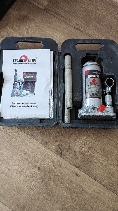 Продам домкрат 4 тонны