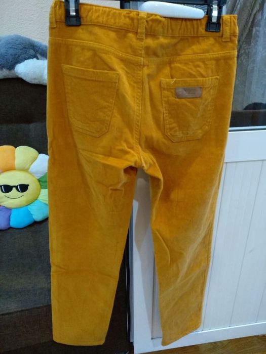 Продаются джинсы вельветовые на мальчика