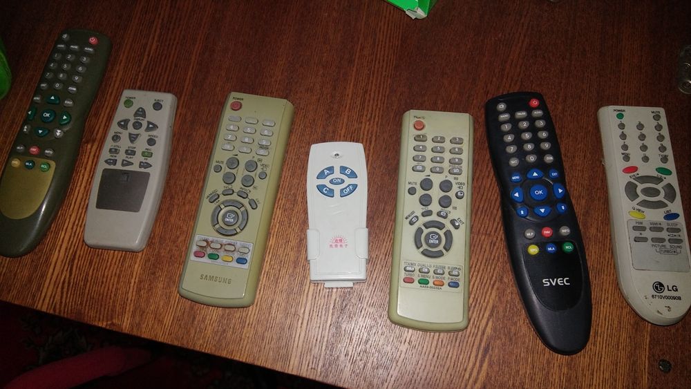 Продам пульты от телевизоров