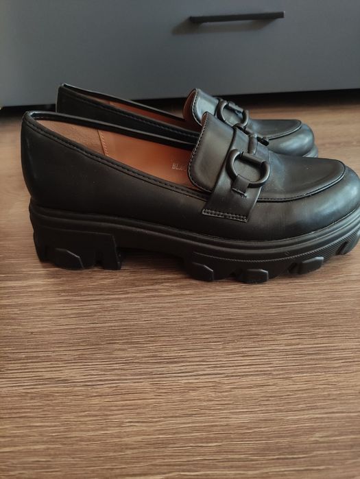 Официални обувки