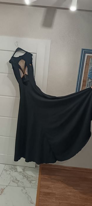 Продавам дизайнерска рокля на Стоян Радичев