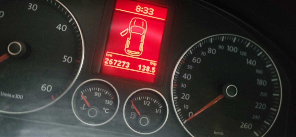 Volkswagen Golf 5(2008) -2.0TDI CUTIE AUTOMATA DSG-267000