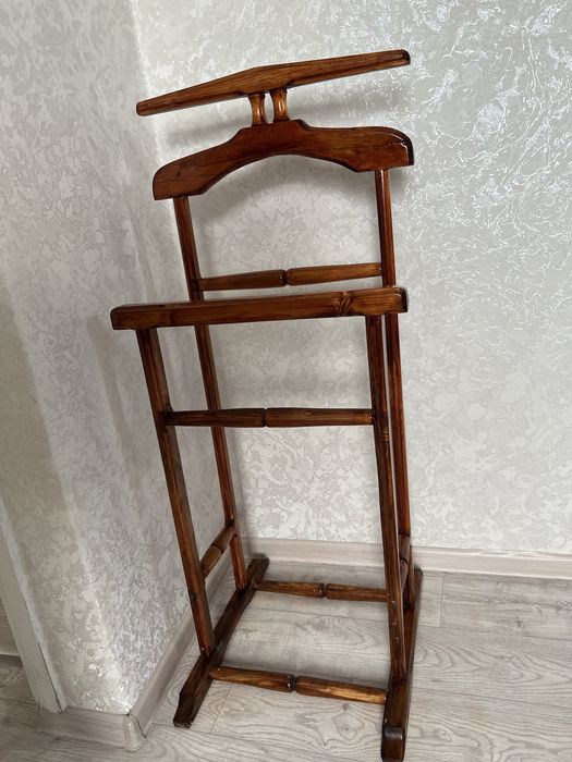 Продаются Напольные вешалки