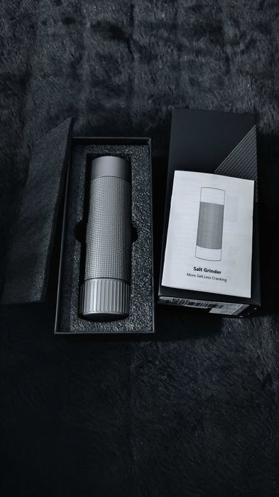 Luvan Salt Grinder - ръчна алуминиева мелничка за сол, нова, регулируема