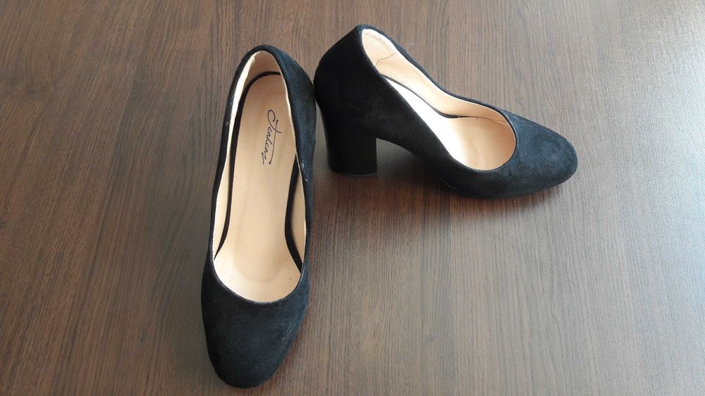 Дамски обувки номер 37