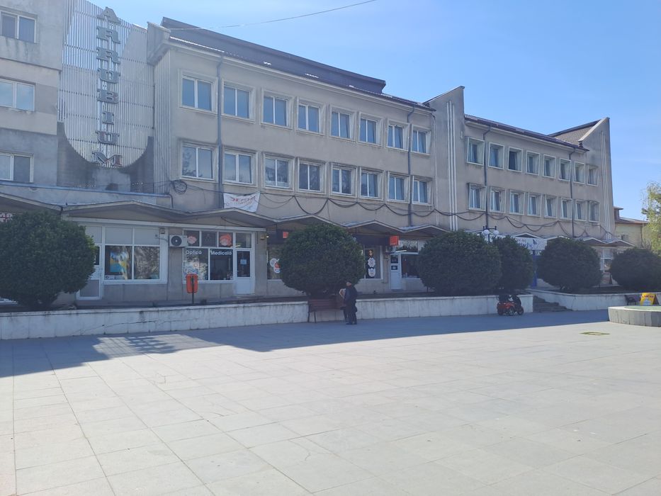 Spații de închiriat