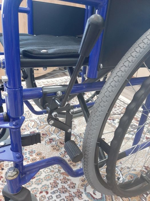 Продаю инвалидную коляску