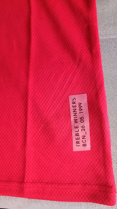 Юбилеен домакински екип на Манчестър Юнайтед 2019-20