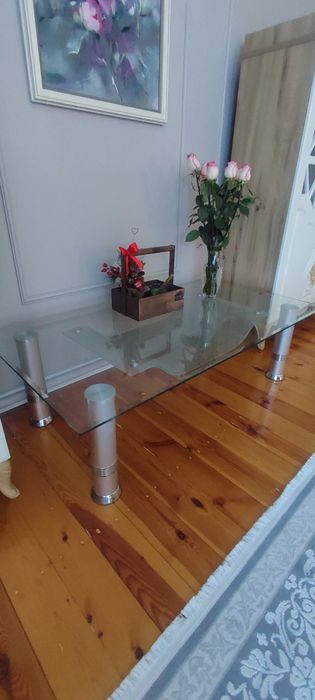 Стекланная столик