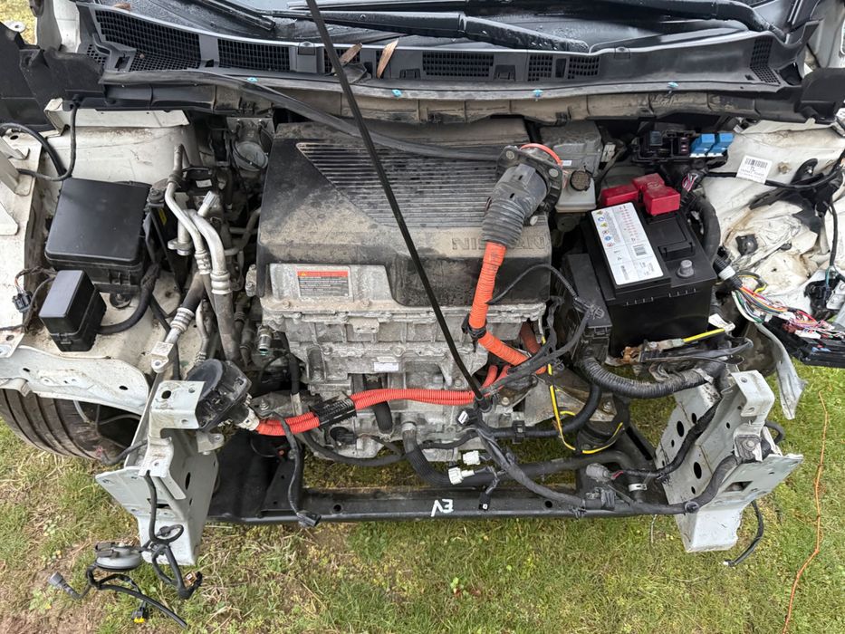 Nissan leaf ZE1 40kwh на части