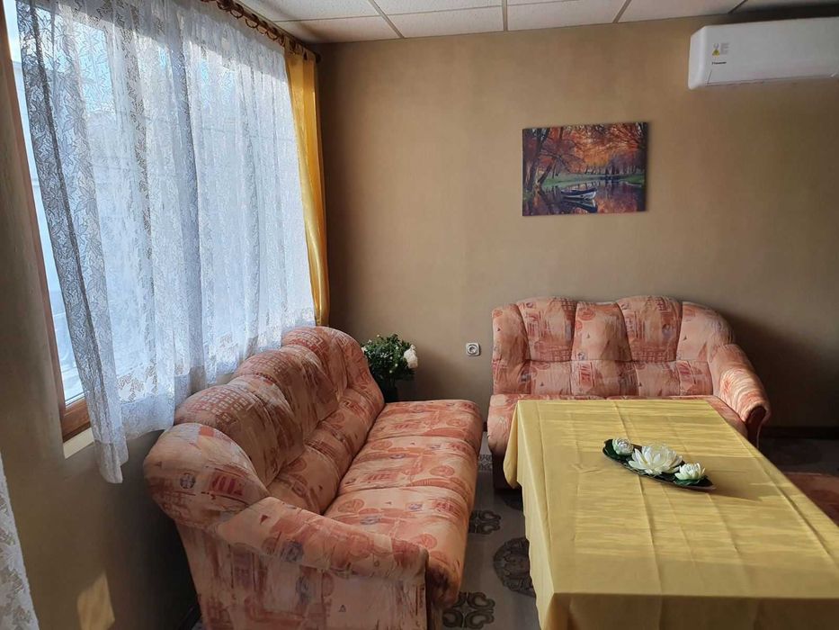 Двустаен апартамент до пицария Венеция