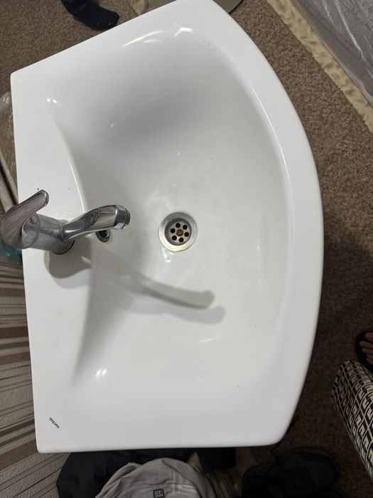 Раковина с тумбой