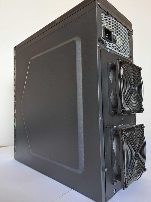 Rack 4xGPU Carcasa PC suport 4 placi grafice, tip Renderer Box Blender