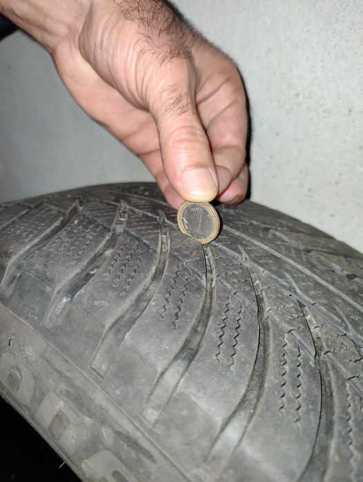 4бр Зимни Гуми Bridgestone BLIZZAK LM001 215/65 R17 99H