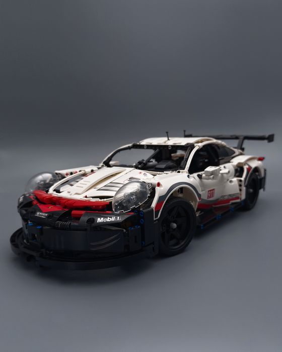 Конструтор Lego TECHNIC Porsche 911 RSR