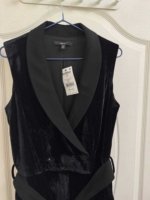 Новый бархатный комбинезон смокинг NEXT, размер 40EUR (44/46)