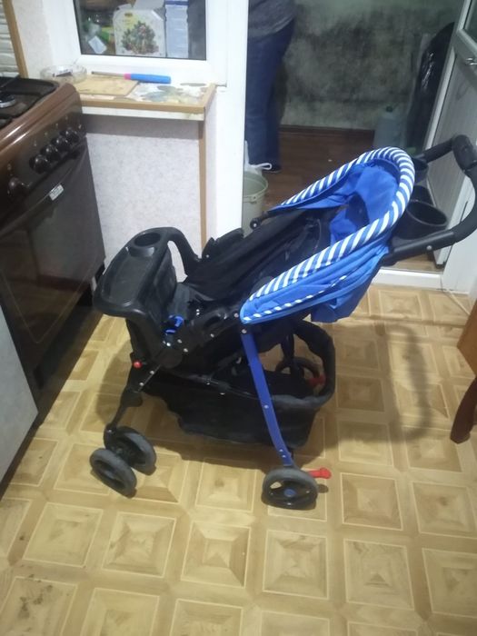 Продам коляску  новая