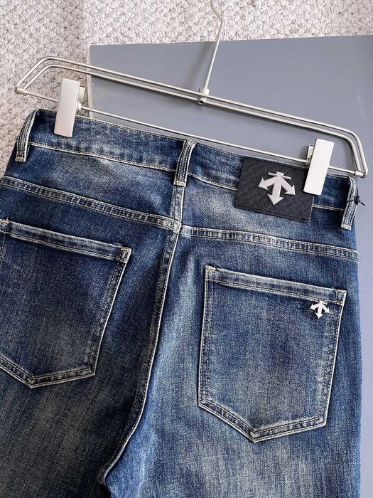 Aduc pe comanda Blugi Descent orice model