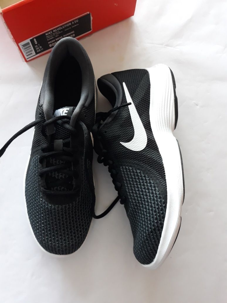 Nike Revolution 4 nr 41 originali Turda OLX.ro