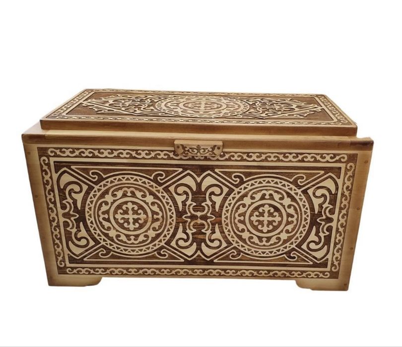 Сундуки из натурального дерева