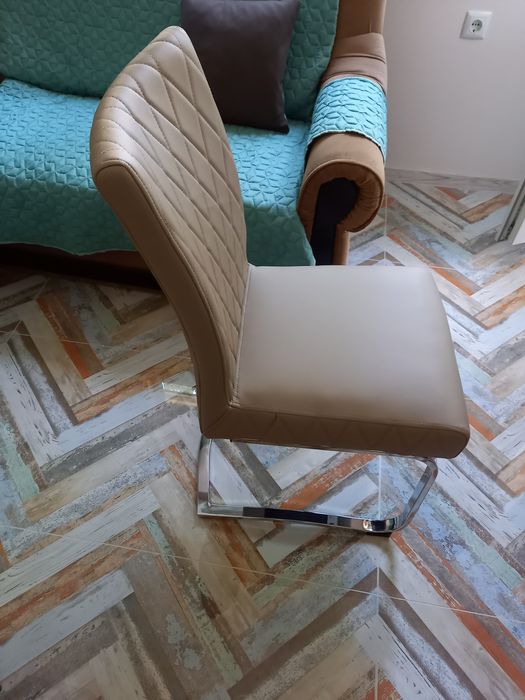 Трапезни столове