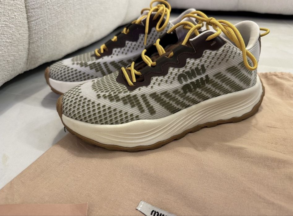 маратонки Miu Miu