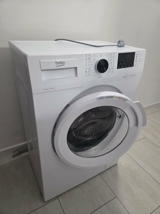 Продавам пералня beko