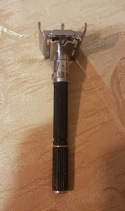 Продавам самобръсначка Gillette Super Adjustable 109