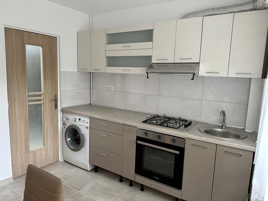 Proprietar închiriez apartament 2 cam Sagului