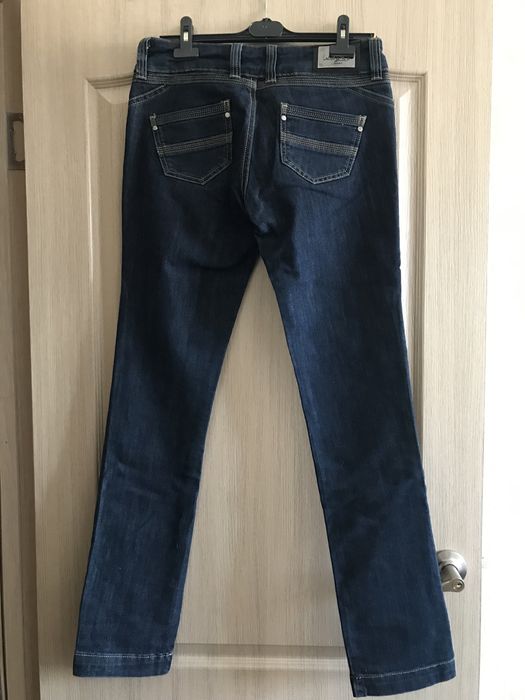 Джинсы женские