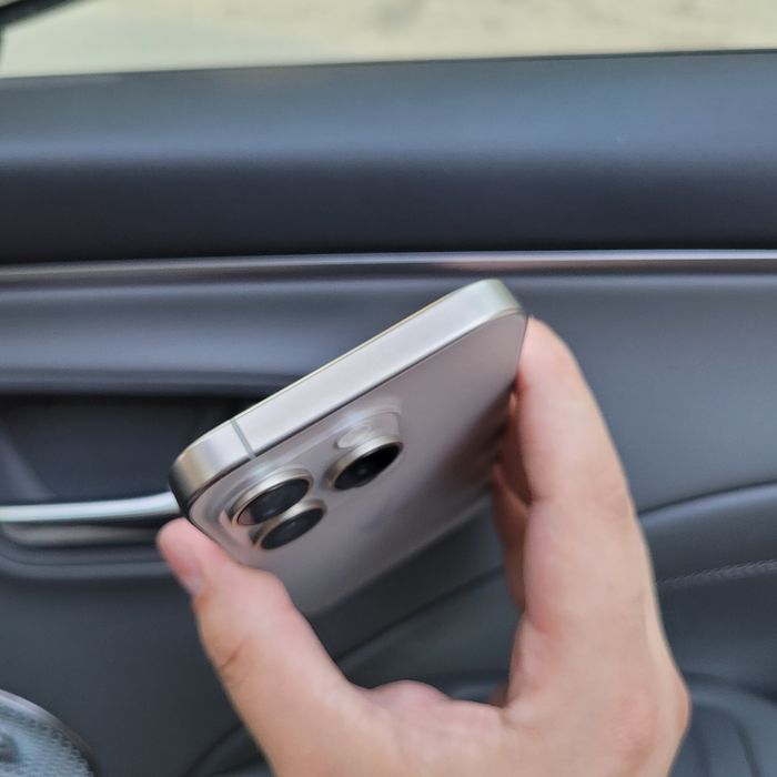 IPhone 15 Pro 2 Simkartali
