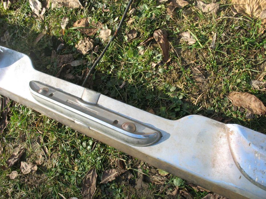 Mercedes W111/W115- оригинални брони и фарове.