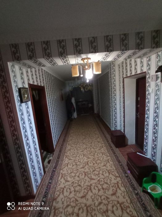 Olmaliq shahar, oydin bozor togrisida, 2-etaj 3-xonali uy remonti yaxs