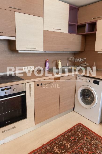 Дава се под наем Едностаен апартамент в Варна, Левски - 25 кв.м за 225 € - Снимка #2