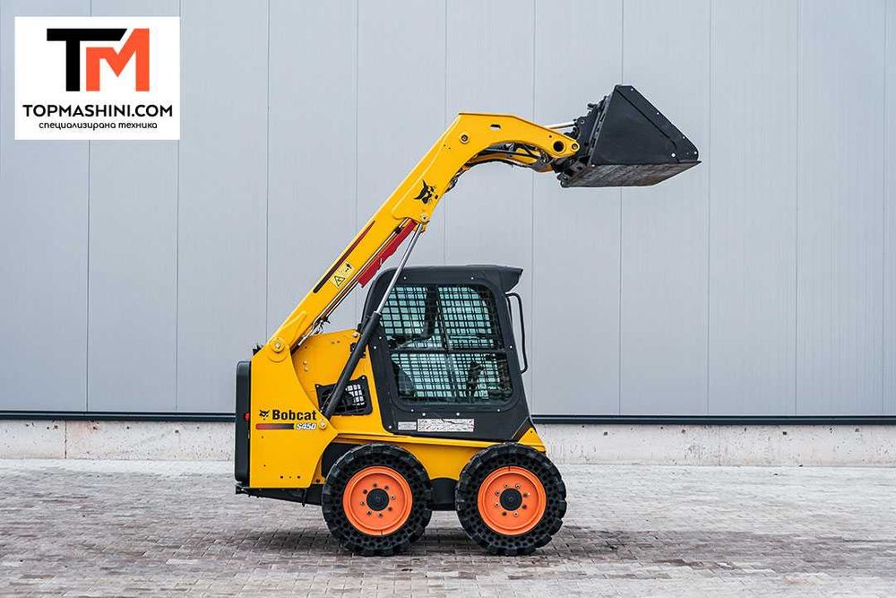 Наем на мини челен товарач Bobcat S450