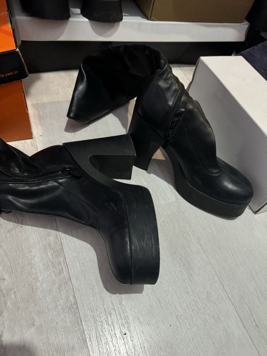 ботинки на каблуках