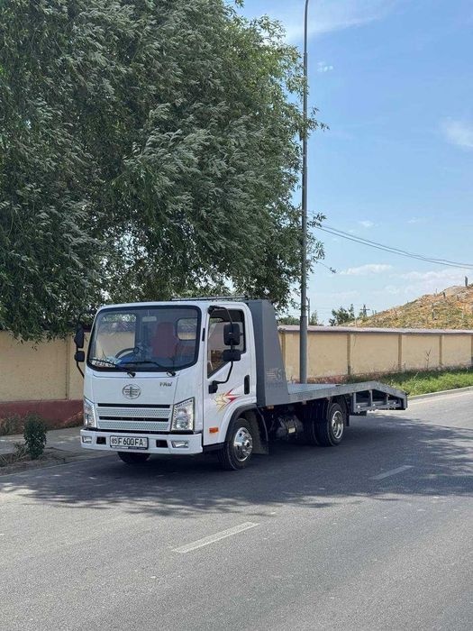 Эвакуатор с электрической лебедкой FAW Tiger V