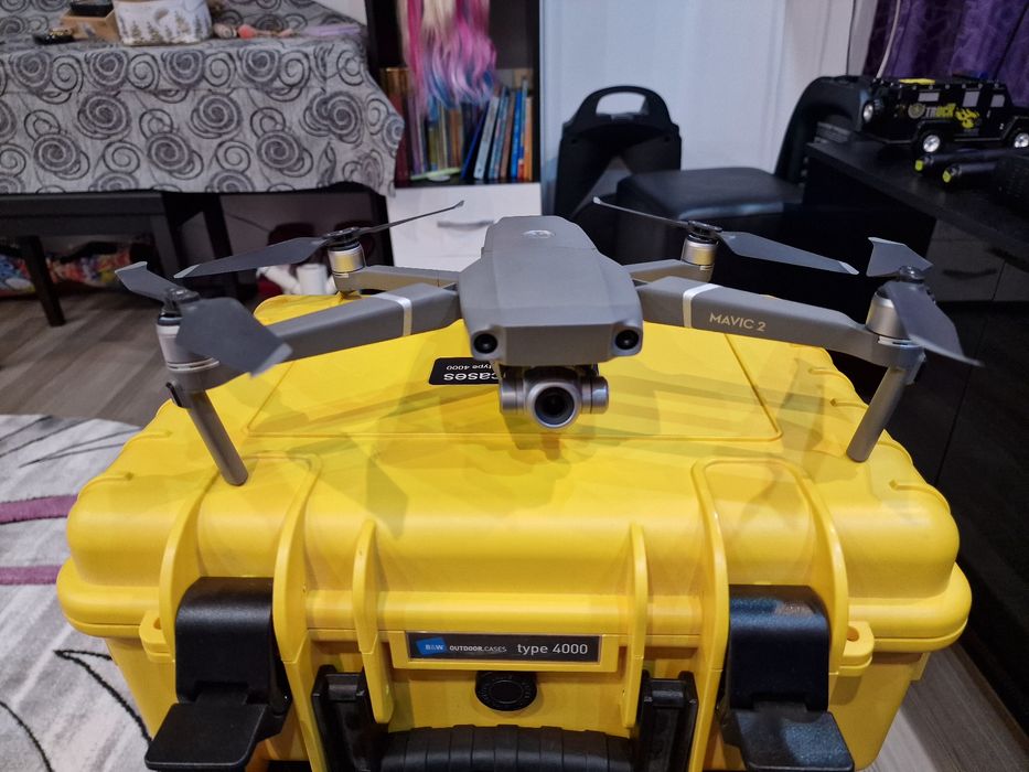 Dji Mavic 2 Zoom ca noua impecabila 2 baterii cutie profesionala