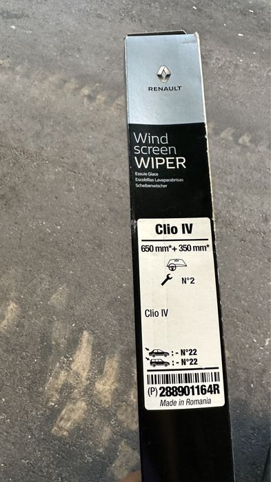 Stergatoare fata clio 4