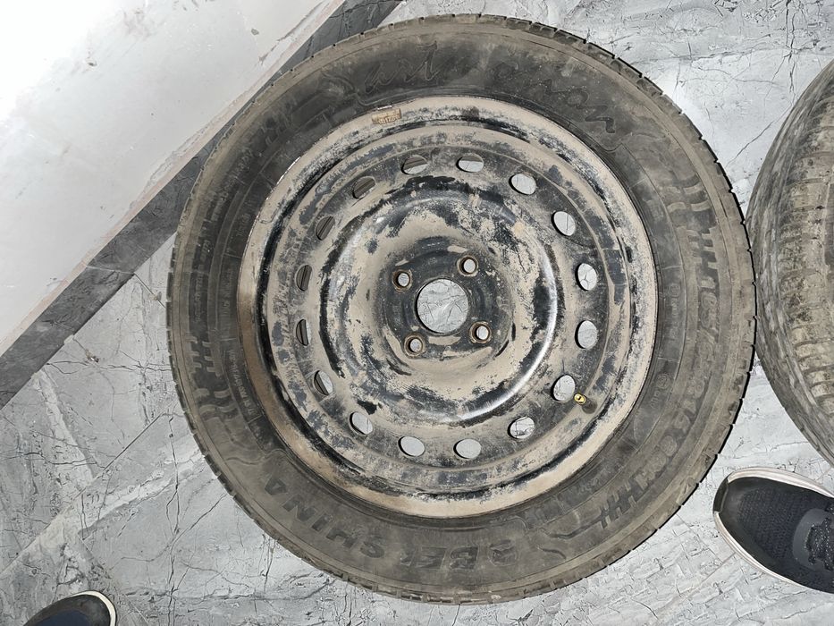 Продам шины 185/65/15