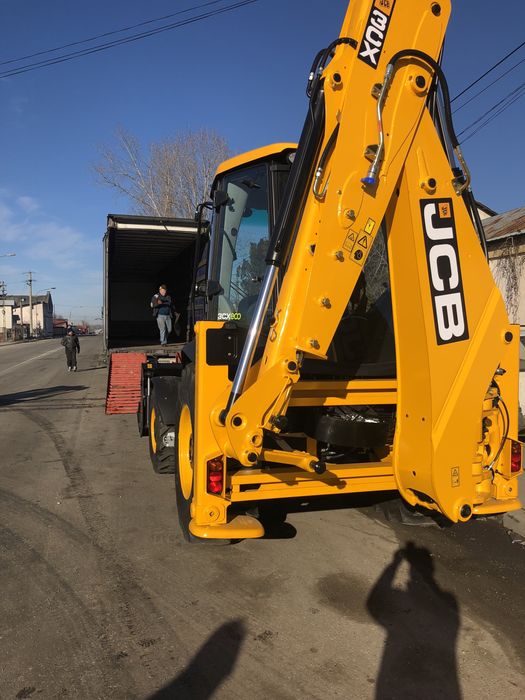 Inchiriez buldo jcb
