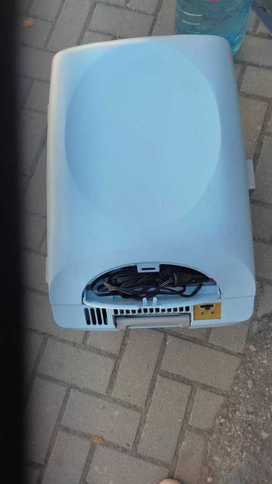 Голяма хладилна чанта/кутия за автомобил - 32л, с функция затопляне