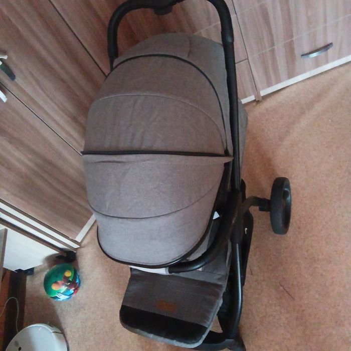 Продам коляску Teknum