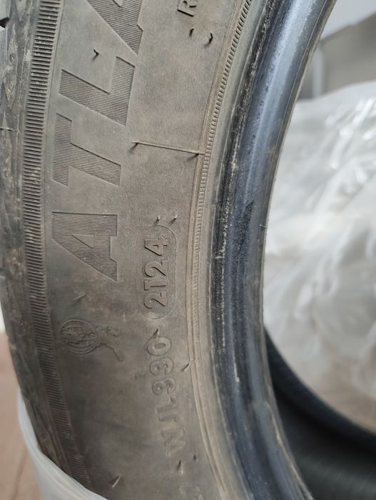 Летние резины 235/50  R19 99V