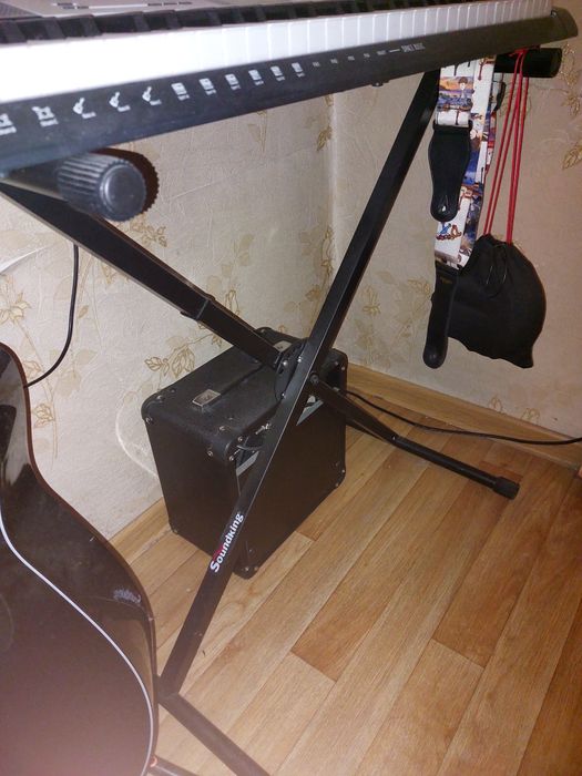 Синтезатор Casio LK136